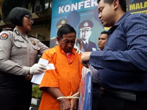 Guru Cabul SDN Kauman 3 Kota Malang Mewek Saat Difoto Wartawan