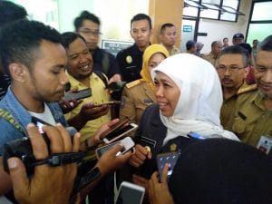 Khofifah Ajak Bonek-Aremania Jaga Sportivitas