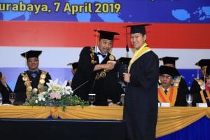 Raih IPK 3,74, Penyandang Autis Terima Beasiswa S2 Unitomo