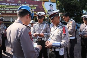 Wakapolres Malang Usai Apel Gelar Sidak  Bersama Sie Propam
