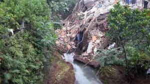 Bangunan di Singosari Roboh Akibat Longsor