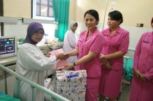 Bocah Tersiram Kuah Bakso   Dapat  Bantuan Kapolres Malang