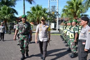 Pabung Kodim 0818 Ikut Periksa  Pasukan Ops Keselamatan Semeru 2019