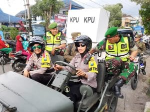 Aiptu Sri Lintasi Medan Berlumpur Dengan Jeep Willys