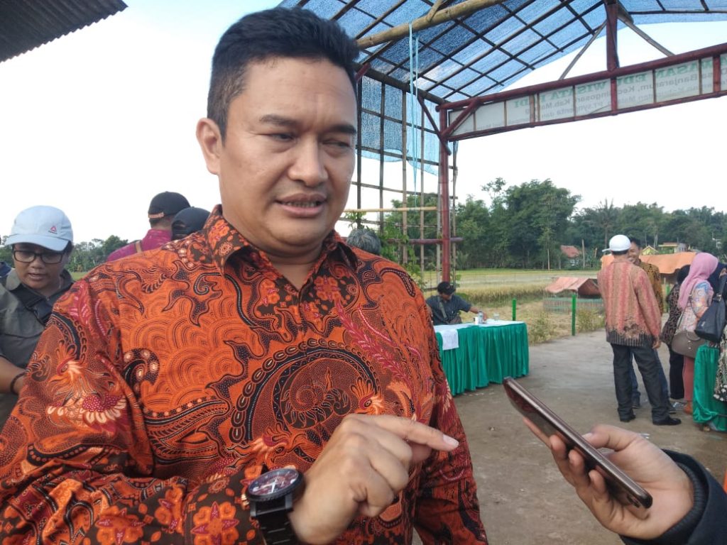 Kemenkominfo RI Beri Bantuan Alat Sensor Tanam ke Petani Kabupaten Malang