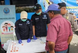 Satlantas Polres Malang Tes Urine Sopir Bus dan Kernet