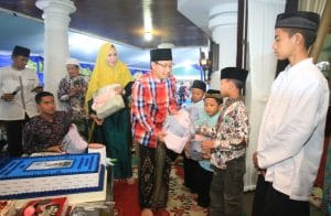 Sutiaji Berbagi Rejeki dengan Yatim Piatu