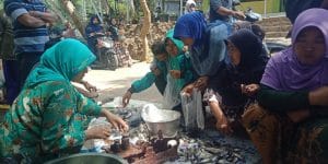 Banjir Ikan, ibu-ibu ‘Serbu’ Ranu Klakah Lumajang