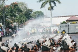 Anggota Polres Malang Diseprot Weater Canon
