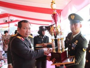 Kopi Babinsa Kodim 0818 Dapat Penghargaan Dari Wakapolda Jatim
