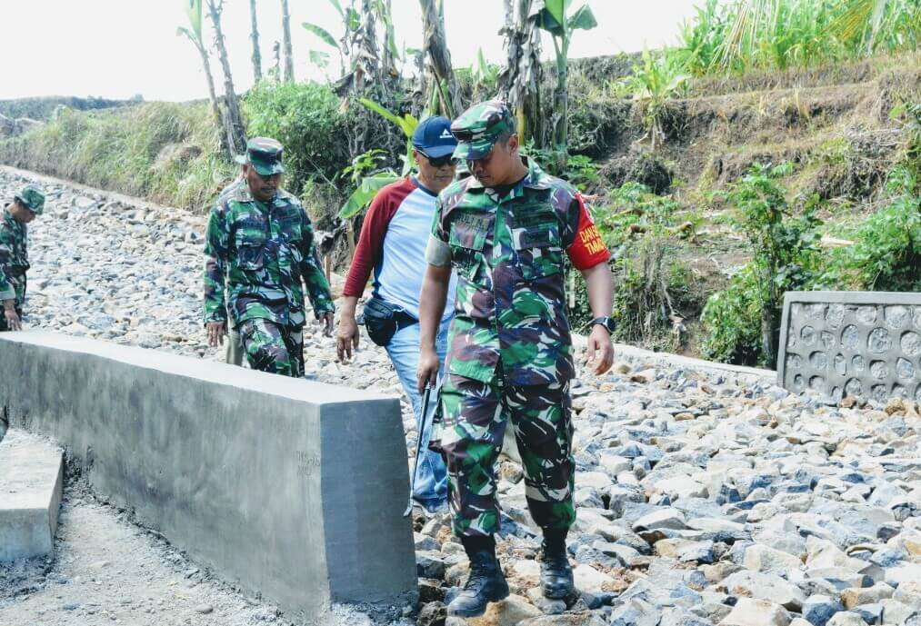 Dansatgas TMMD Ke 105 Perintahkan Pembangunan Jembatan Dipercepat Demi Kebutuhan Masyarakat
