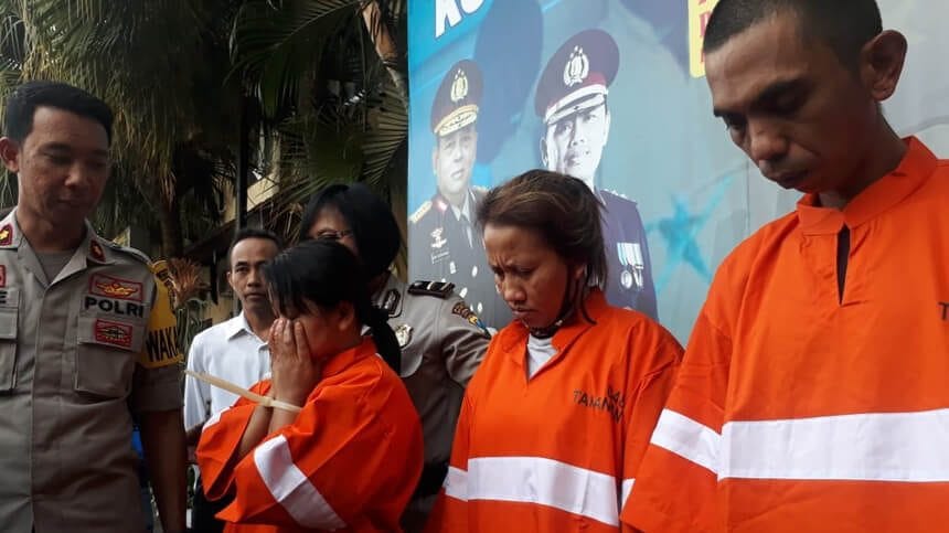 Janda Curi Emas Senilai Rp 851 Juta