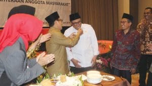 Usai Disuapi Sutiaji, Bung Edi Menitikkan Air Mata