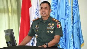 Ratusan Mahasiswa Baru Stikes Kendedes Dapat Pembekalan Kebangsaan Danrem 083/BDJ