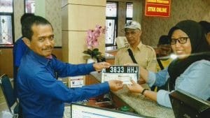 Pengambilan  Plat Kendaraan Ada Diloket Penerimaan STNK