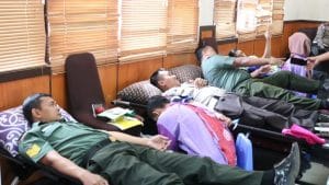 Jelang HUT ke 64 Polantas 2019 Prajurit Kodim 0833/Kota Malang Ikut  Donor Darah