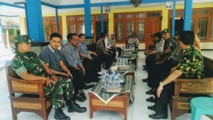 Kaposramil 0818/36 Pagelaran Ikut Dalam Kegiatan Penyerahan Bantuan Program Bekerja 2019