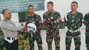 Prajurit  Divif 2 Kostrad Dapat Sosialisasi Keselamatan Berlalu