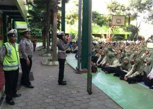 Satlantas Polres Malang Ajak Pelajar Patuhi Peraturan Berlalu lintas