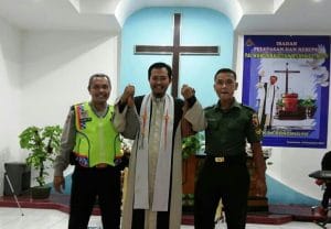 Bhabinkamtibmas Desa Tulungrejo Hadiri Pisah Sambut Pendeta GKJW
