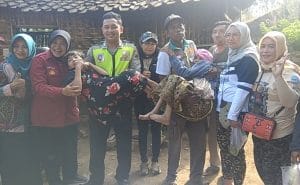 Peduli Kasih 1000 Kawan Polres Malang ,Kunjungi Kaum Duafa Dengan Dua Anak Yang Lumpuh