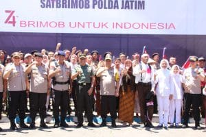 Dandim 0818 Dampingi Danrem 083/BDJ Dalam Giat Apel Penerimaan Napak Tilas Brimob Polda Jatim