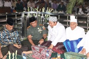 Dandim 0818 Bersama Ribuan Santri Ponpes An-nur 2 Ikut Membacakan Surat  Yasin