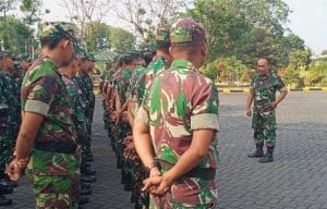 Pasi Pers Kodim 0818 Berikan Arahan Kepada Pool Baru Tentang Komando  Kewilayahan