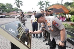 Kapolres Malang  Satukan Tekad Pertahankan  Polres Malang Sebagai Zona Integritas WBK dan WBBM
