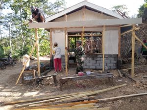 Koramil 0818/31 Gedangan Gedangan Sukseskan Program Bedah Rumah