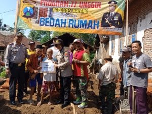 Polres Malang Bedah Rumah Buruh Tani Desa Kranggan Kecamatan Ngajum
