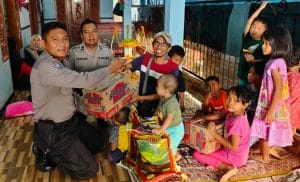 Sat Binmas Polresta Malang Kota Bagikan Sembako ke Anak-Anak Yatim Piatu