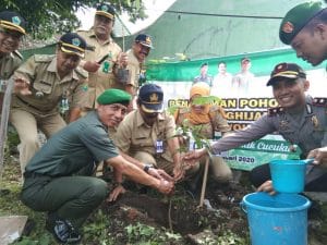 Tiga Pilar Polsek Lowokwaru Gelar Penanaman Pohon