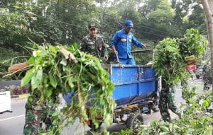 Koramil 0818/19 Gondanglegi Gelar Karbak Jum'at Bersih di Desa Sukorejo