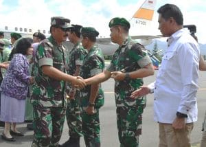 Danrem 083/BDJ Sambut Panglima TNI Bersama Rombongan di Lanud Abd Saleh