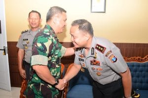 Hari Pertama Bertugas , Kapolres Malang Kunjungi  Dan Lanud Abd Saleh