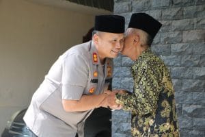 AKBP Hendri Bersilaturahmi Kekediaman Ketua MUI Kabupaten Malang 