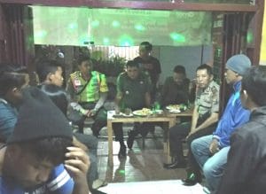 Danramil 0818/ 14 Turen Ajak Jagongan Aremania Korwil Turen