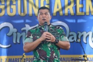 Dandim 0818  Bacakan Deklarasi Damai Bersama Ribuan Suporter Arema FC