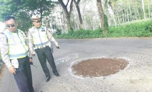 Jalan Jalibar Banyak Berlubang, Dinas PU Kabupaten Malang Cuek