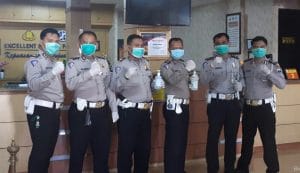 Antisipasi Penyebaran Virus Corona  Satlantas Polres Malang Siapkan Hand Sanitizar