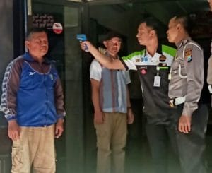 Satlantas Polres Batu, Laksanakan Pengukuran Suhu Tubuh Kepada Wajib Pajak