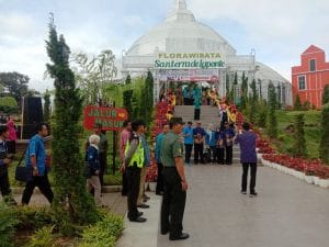 Kehadiran Babinsa Koramil 0818/01 Pujon di Kawasan Wisata Sangat Diperlukan