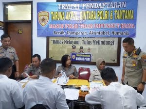 Ratusan Pendaftar Polri 2020 Datangi Polresta Malang Kota