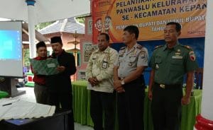 Danramil 0818/05 Kepanjen Hadiri Pelantikan Panwaslu Kelurahan Se Kecamatan Kepanjen