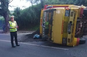 Belum Satu Hari Jabat Kasat Lantas, AKP Mala Olah TKP Tergulingnya Truk Pengangkut Pasir