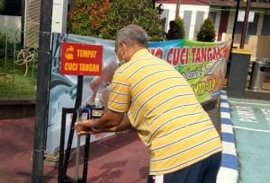 Cegah Covid-19, Wajib Pajak Samsat Talangagung Wajib Cuci Tangan