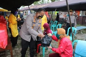 Polres Malang Sediakan 700 Nasi  Kotak  di Wilayah Singosari