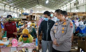 Kawasan Physical Distancing PT Gudang Baru Berkah Ditinjau Kapolres Malang