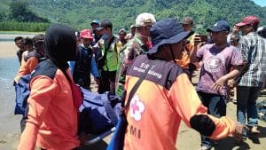 Jatuh dan Terseret Ombak Besar, Warga Tirtoyudo Ditemukan dalam Kondisi Tak Bernyawa